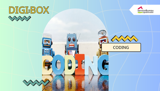 Dekoratives Bild, auf dem steht: DigiBox Coding. Auf einem eingefügten kleinen Foto sind 3 kleine Roboter zu sehen, die hinter dem bunten Schriftzug Coding stehen.